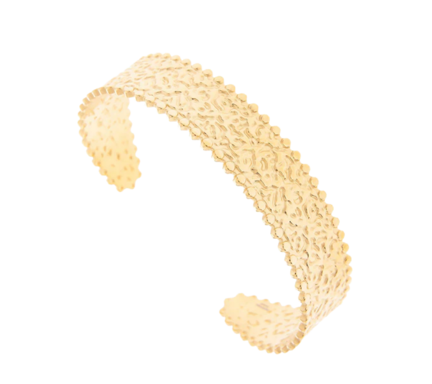 Nola Cuff – Brett Guldpläterat Armband med Vågig Kant & Hamrad Yta